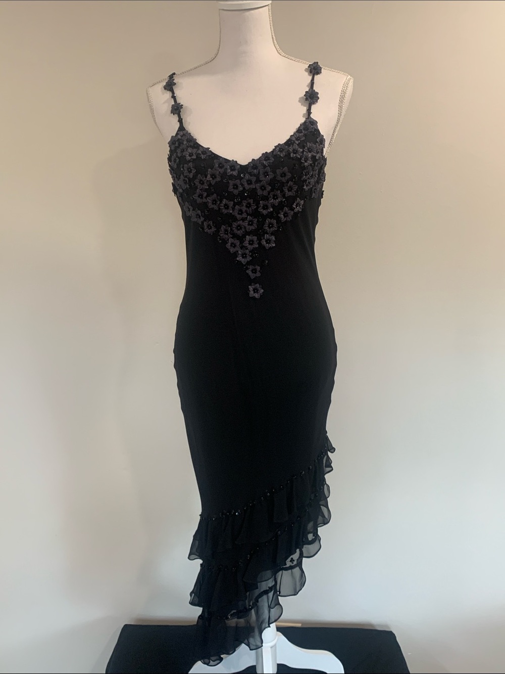 Vintage Caché Black 100% Silk Floral Appliqué Dress – Size 8